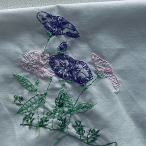 VINTAGE POPPY EMBROIDERY TABLE SCARF 20 x 12